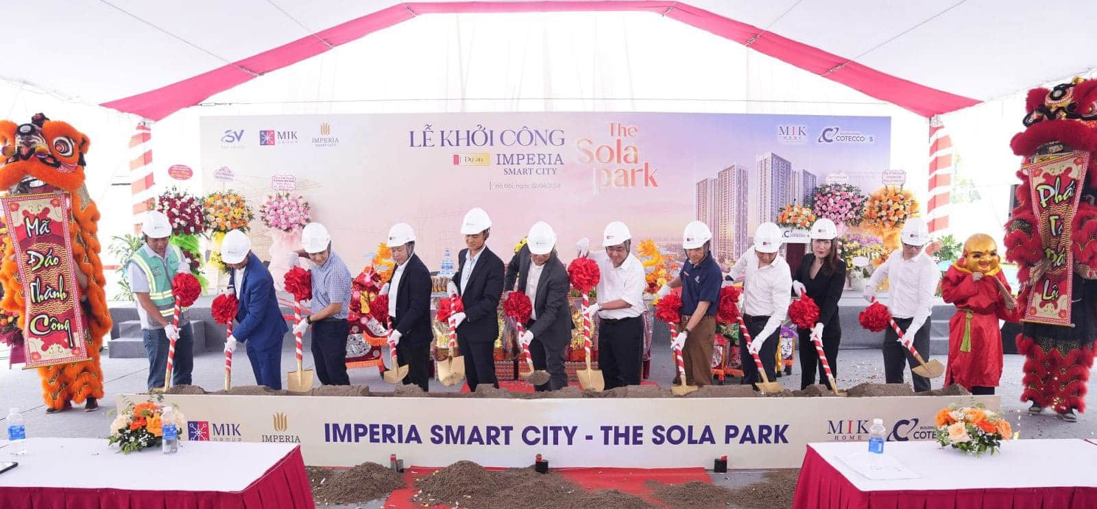 Đại diện chủ đầu tư, Đơn vị phát triển dự án MIK Group và các đối tác tham gia nghi lễ khởi công phân khu The Sola Park, dự án Imperia Smart City giai đoạn 2.